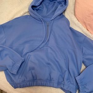 Alo Yoga sweater baby blue with a zipper